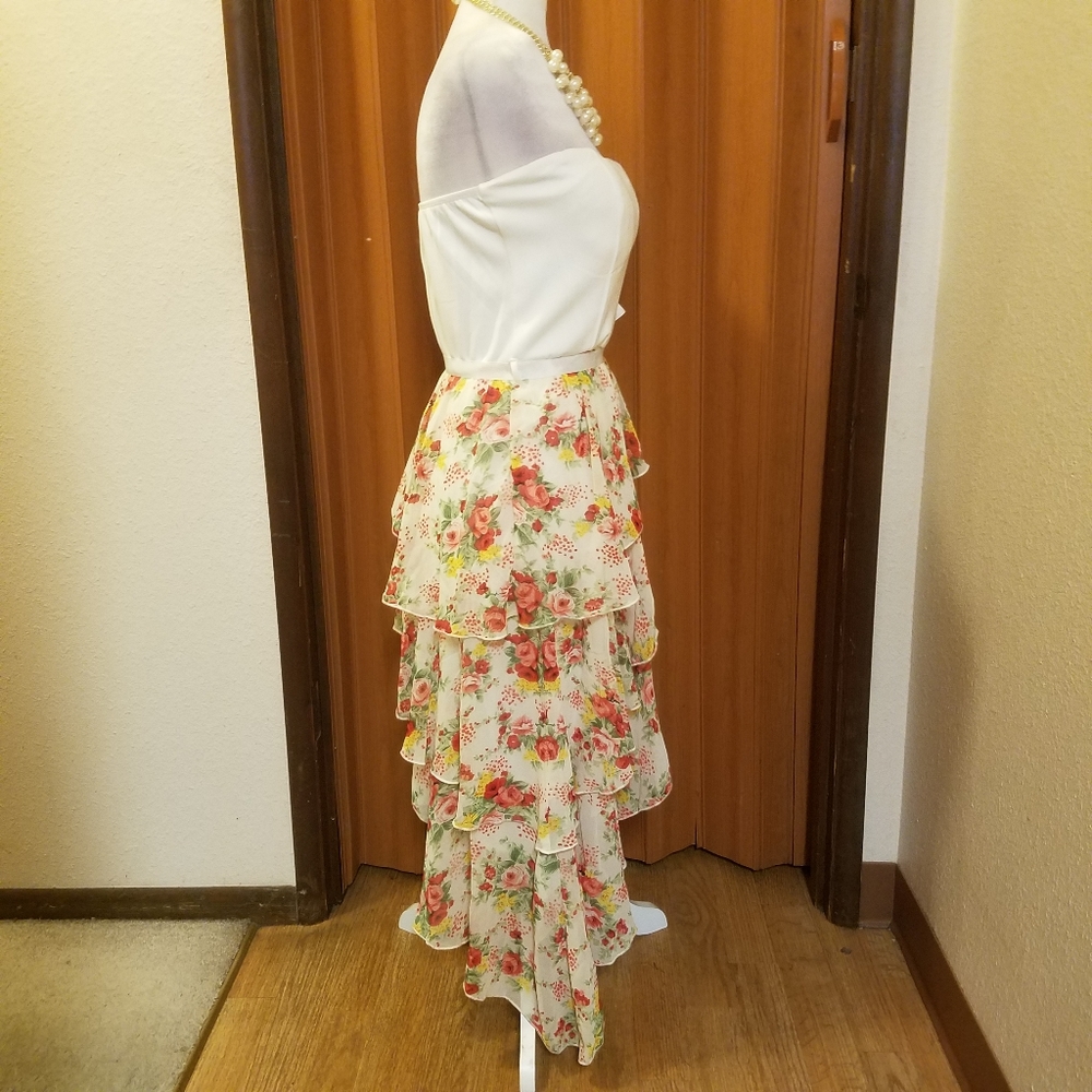 AMSTYCAL FLORAL RUFFLED DRESS - Picture 6 of 6